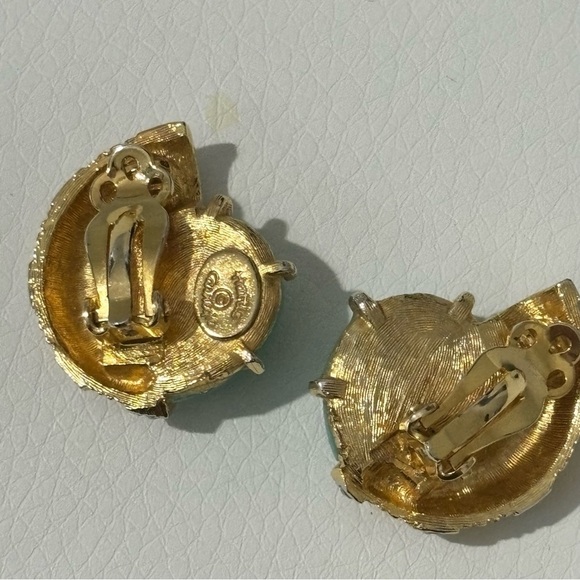 Hattie Carnegie vintage earrings clip ons # 159 - Picture 5 of 8